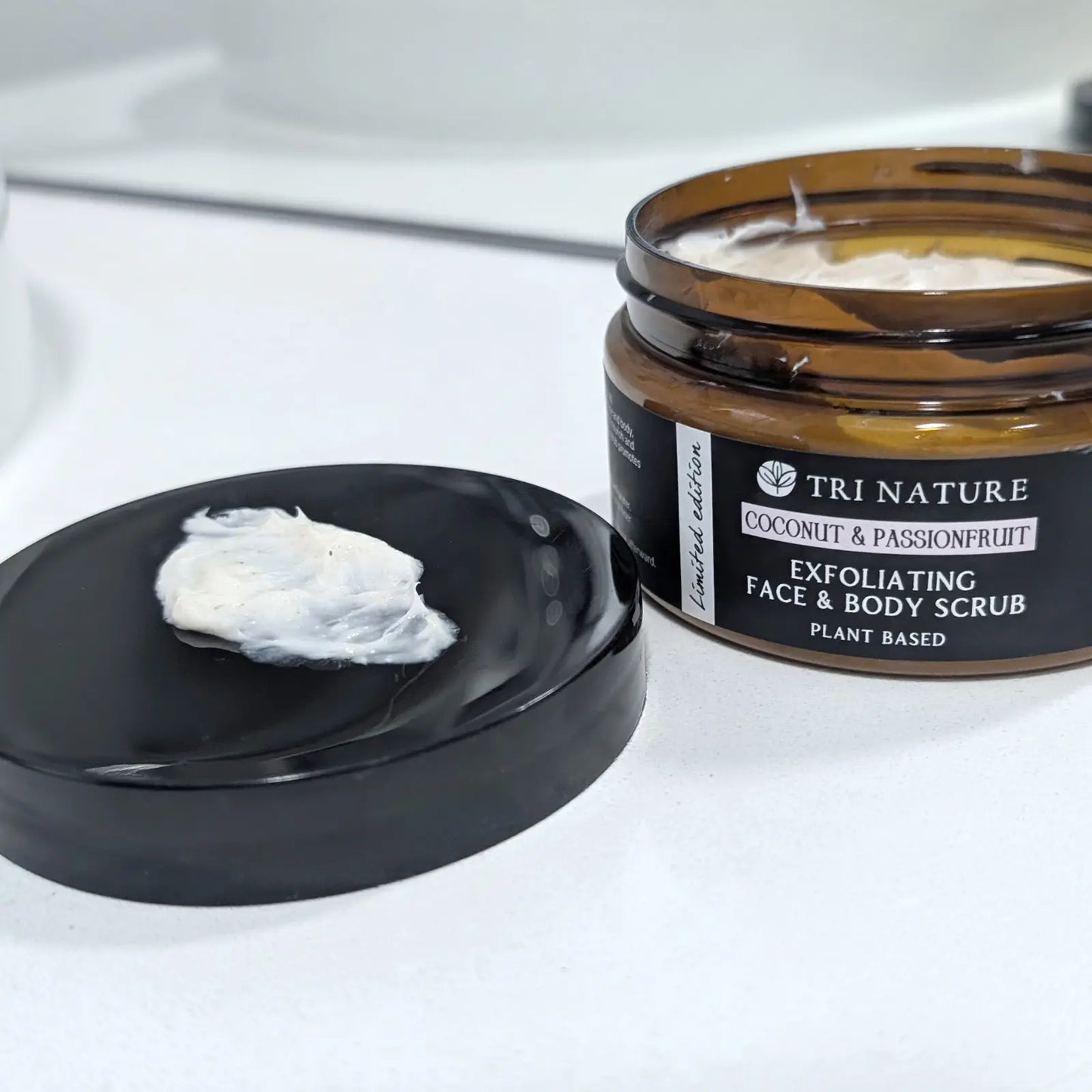 Face & Body Scrub - Coconut & Passionfruit